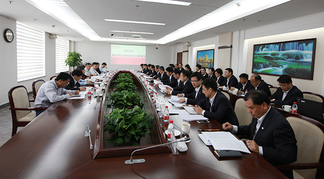 集團(tuán)姜巖總經(jīng)理一行到焦作中旅銀行調(diào)研指導(dǎo)工作（圖）