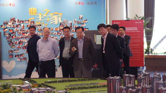 集團(tuán)張學(xué)武董事長(zhǎng)到燕郊海泉灣項(xiàng)目考察指導(dǎo)工作（圖）