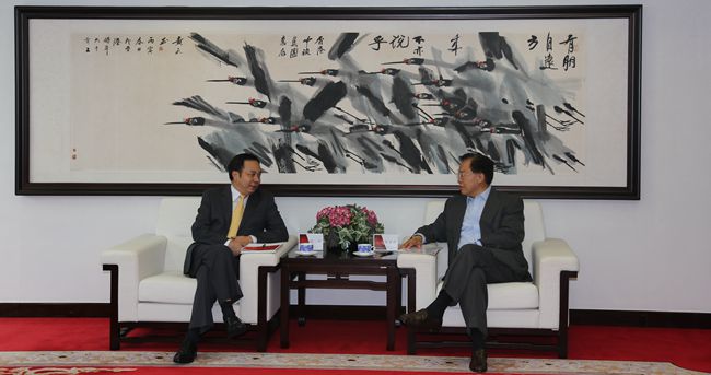 集團張學(xué)武董事長會見中國農(nóng)業(yè)銀行趙歡行長（圖）