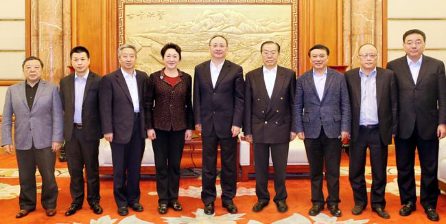 集團領(lǐng)導會見四川省尹力省長（圖）