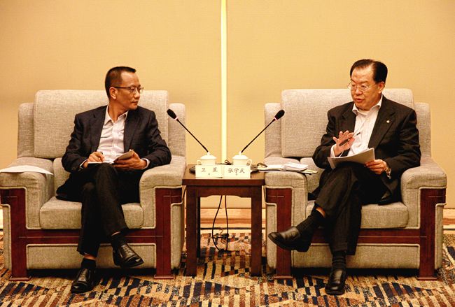 集團(tuán)張學(xué)武董事長會見普洱市委書記衛(wèi)星一行（圖）