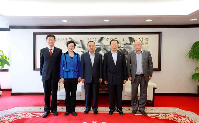 集團(tuán)張學(xué)武董事長(zhǎng)、姜巖總經(jīng)理會(huì)見海南省人民政府常務(wù)副省長(zhǎng)毛超峰（圖）