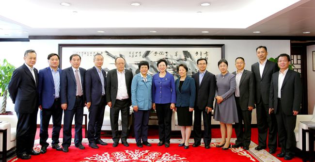 集團總經(jīng)理姜巖會見上海市青浦區(qū)區(qū)委書記趙惠琴一行（圖）