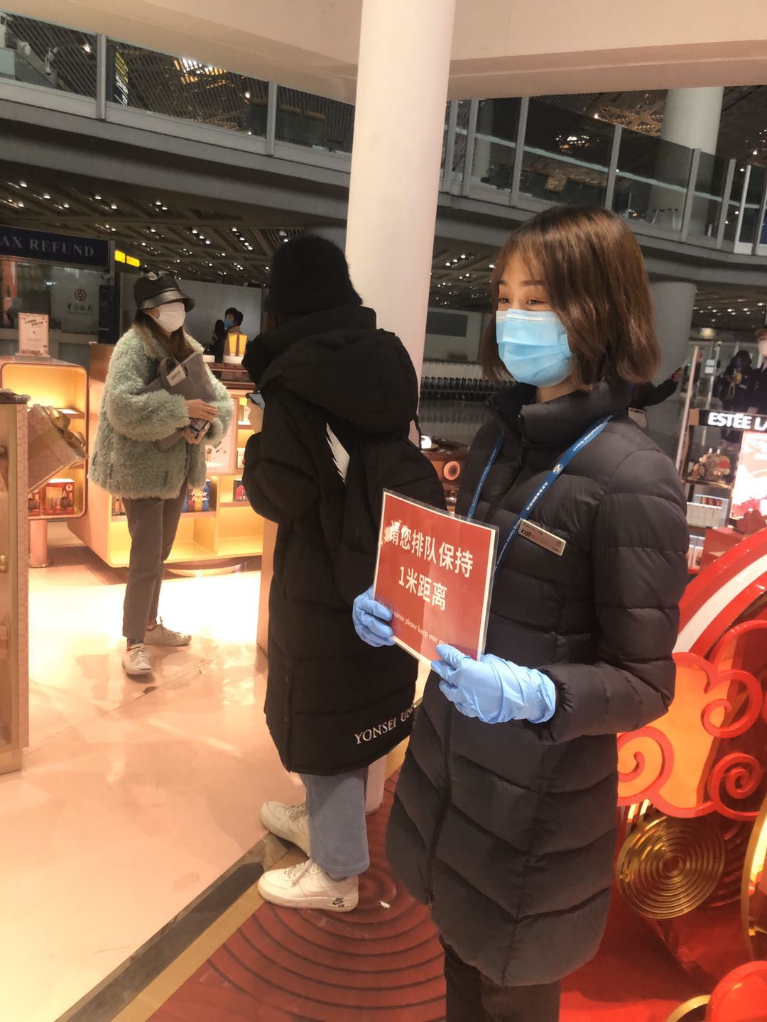 【中國免稅人在行動·一線直擊篇】之十五： 不畏艱險戰(zhàn)疫情，無私奉獻顯大愛