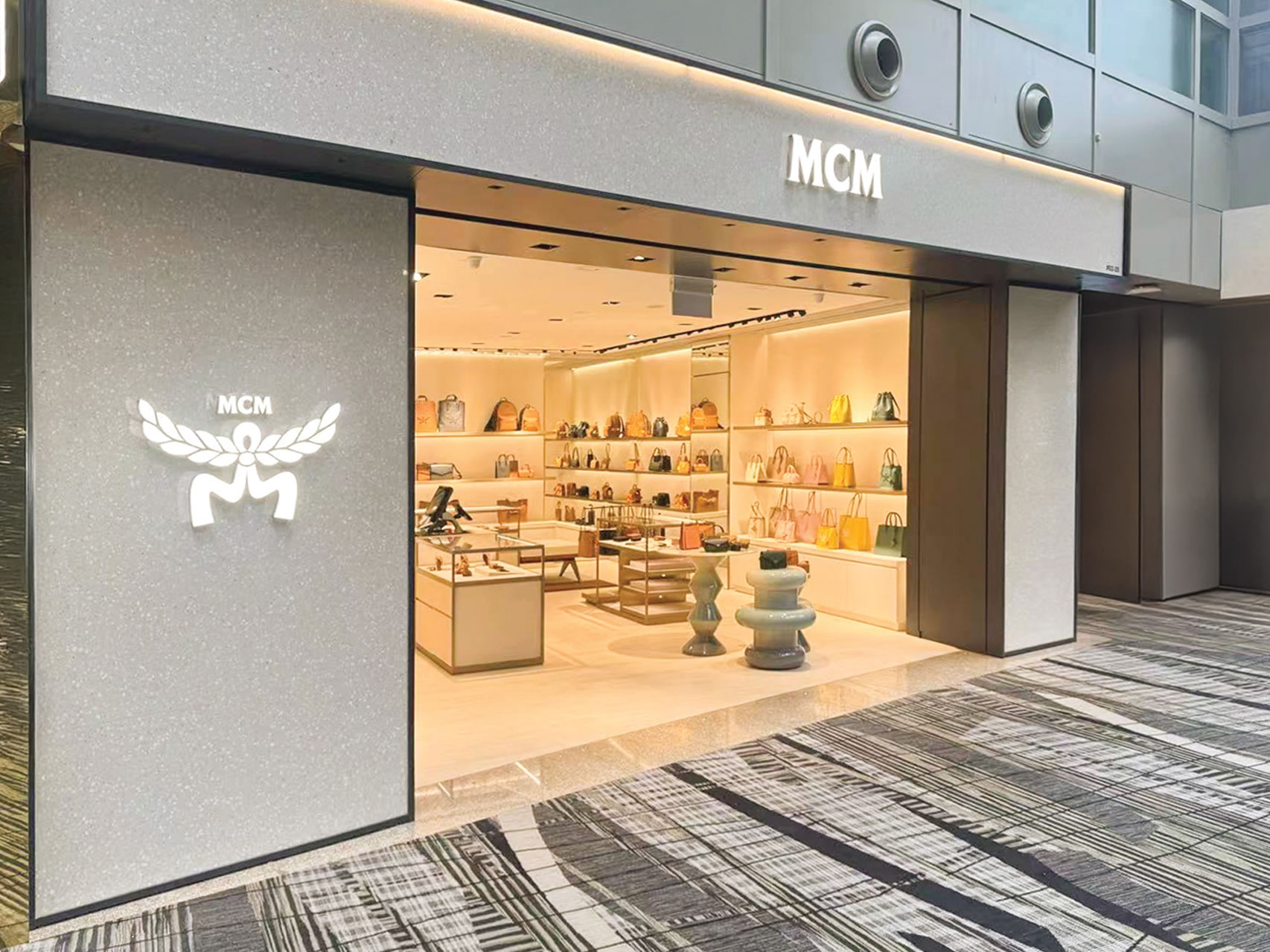 中免集團(tuán)攜手MCM運(yùn)營(yíng)新加坡樟宜機(jī)場(chǎng)專門店
